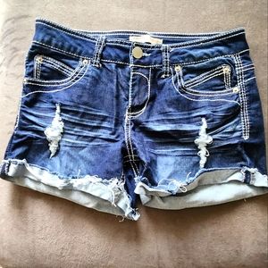 Distressed shorts No Boundries